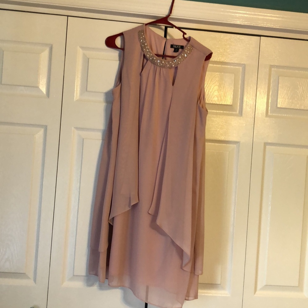 Dress - Picture 6 of 6
